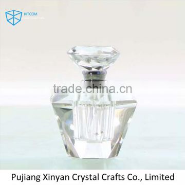 Top fashion attractive style crystal decorative perfume bottles in many style