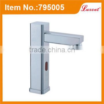 Hot selling single temperature Bathroom low price brass ss sink faucets