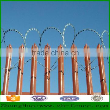 Factory directly sale PVC coated euro fence and fence gate designing