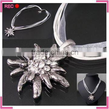 Decorative edelweiss flowers pendant necklace, Imitate silver necklace for OKTOBERFEST