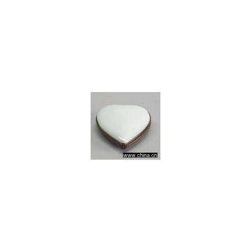 FA5086 Limoges Flat Heart Box