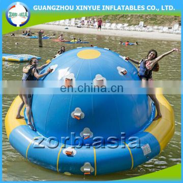2017 Summer Crazy Water Game Inflatable Disco Boat Water Toy for Sale