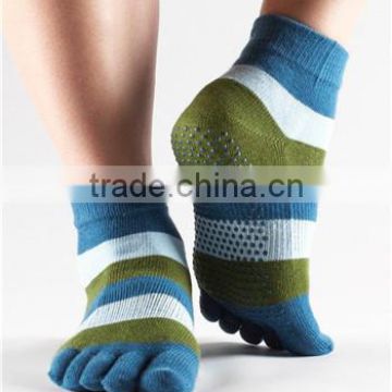wholesale cotton five toe socks