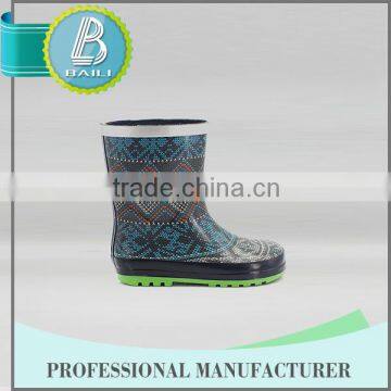 China Manufacturer Latest design Waterproof rubber boots for women