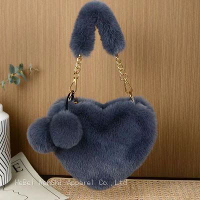 023China wholesaler Heart bag Love plush handbag Cute fashion mobile phone bag