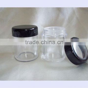 Shaked loose powder jar with sifter