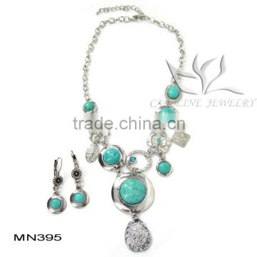 2011 Caroline fashion strand turquoise bead necklace