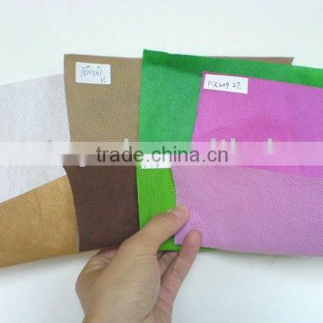 Double colors on the nonwoven fabric