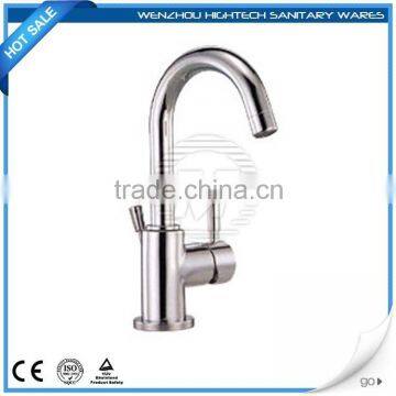 2015 high quality triangle kitchen faucet