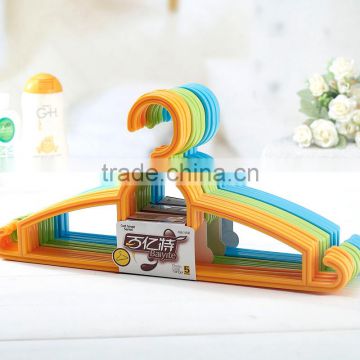 new popular with good quality plastic hanger for clothes scarf