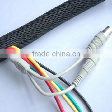 Cable management wrap-Waved self-closing wrap