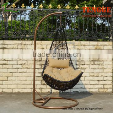 TG-16004 Moon shape small round rattan outdoor single seat swing chair