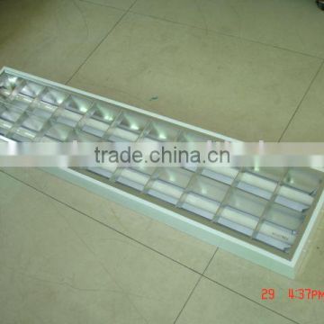 T8 or T5 recessed fluorescent grid lamp