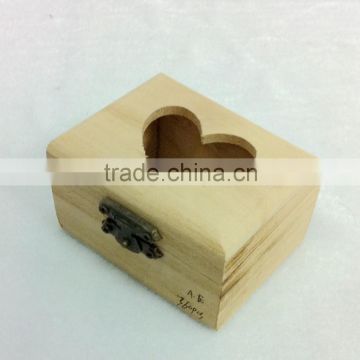 unfinished wooden box with heart-shape carving wholesale pine