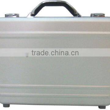 Moulded aluminum laptop/notebook computer attache case briefcase