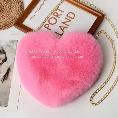 012The new heart-shaped plush shoulder bag for girls, fluffy fake fur single shoulder crossbody love bag with metal chain