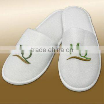 White plush velour two colors hotel embroidery slippers