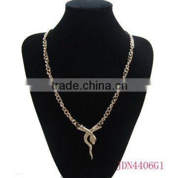 snake design pendant jewelry necklace