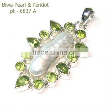 .925 Sterling Silver Biwa Pearl & Peridot Pendant