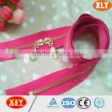 shenzhen xly wholesale two slider o type two way close end metal zipper