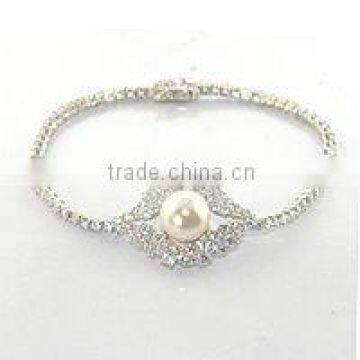 Plated rhodium imitation pearl bracelets