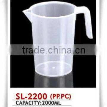 hot factory sell graduated plastic measuring cup with spout 2000ml mc026