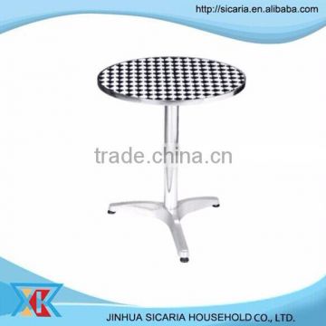 ROUND TABLE WITH THREE ALUMINUM CLAW