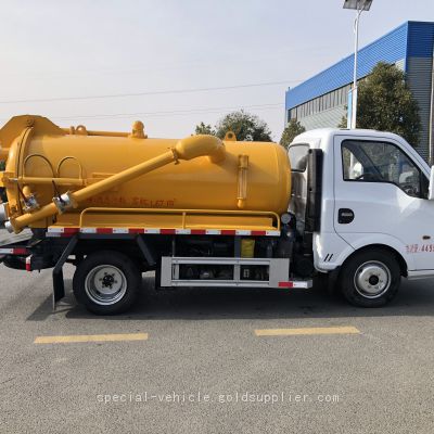 Dongfeng Tuyi 2-Cubic Meter Sewage Suction Truck with High-Efficiency Vacuum System