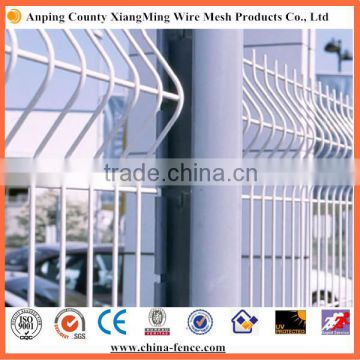 white pvc coated welded wire mesh fence