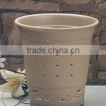 middle size flower pot