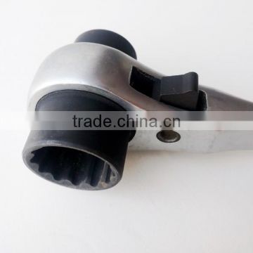 Dual size scaffold ratchet socket wrench