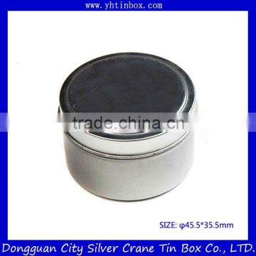 Round tin clear lip balm