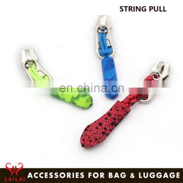 Custom decorative fancy handbag zipper pulls for bag accessories