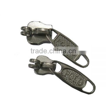 Fashion luggage zipper puller with custom design