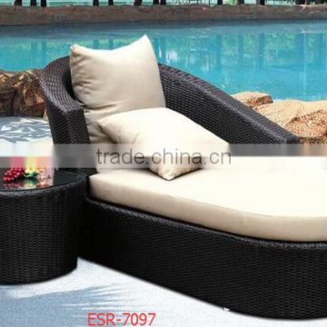 Chaise Lounge Chair with Side Table