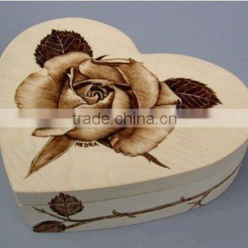 heart shaped rose gift box