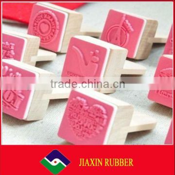 2014 Newest design 100% Food Grade Homemade Silicone Cookie Stamper with Wooden Handle