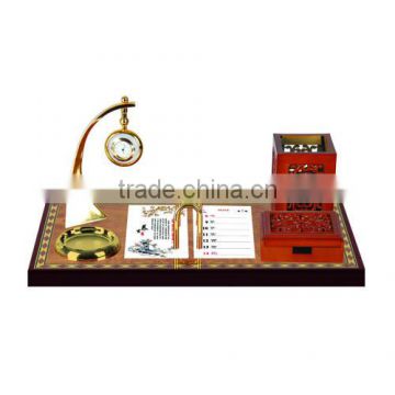 Factory Directly Wholesale Wooden Calendar Office Sets With Carved Wood Pen Holder