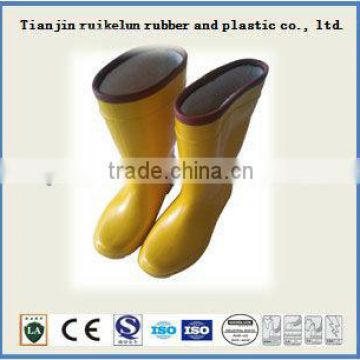 pvc yellow winter boot for the fashionable women