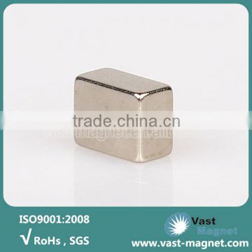 Sintered neodymium permanent magnet cube