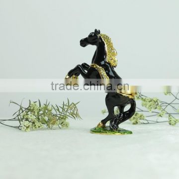 2015 hot sale small size jewelry gift box black horse shaped meaning success