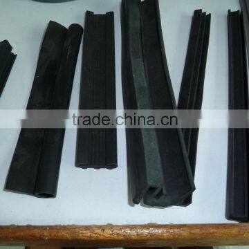 Rubber seal strip