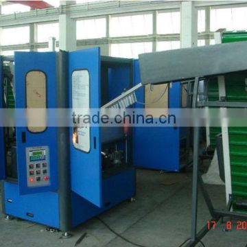 Automatic lineal type PET blowing machine