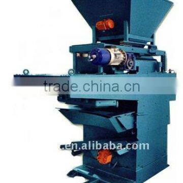 Separator of main material- auxiliary equipment of terrazzo tile machine
