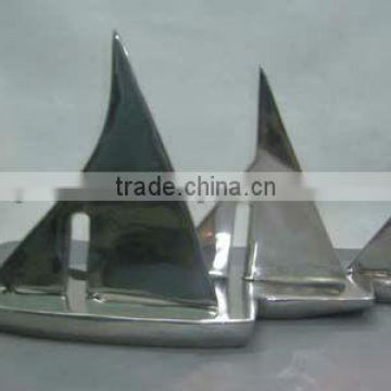 Cast Aluminum Decorative Sail Boat / Table top for Home/ Hotel/ Restaurant/ Wedding/ Party/Office Decoration