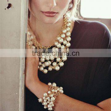 Handmade pearls linked necklace