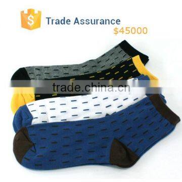 China Custom Sock Manufacturer Men Crew Stripe Patterns Socks Sports Sock