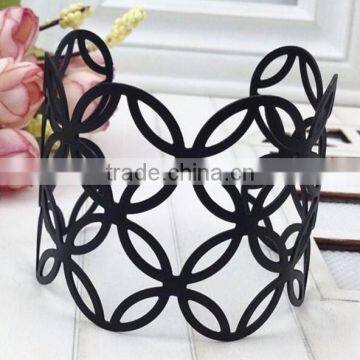 Cheap jewelry plain black cuff metal hollow bangle with high quality