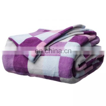 New arrival product direct manufacturer 100% polyester plush fabric portable foldable home textile blanket coral fleece blanket.
