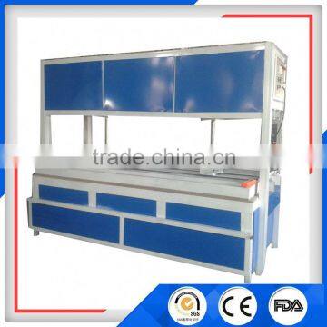 Mini Plastic Vacuum Forming Machine For Advertising